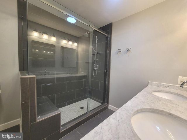 2600 SESKEY GLEN CT, Herndon, VA 20171