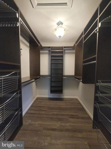 2600 SESKEY GLEN CT, Herndon, VA 20171