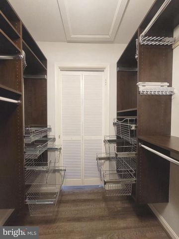 2600 SESKEY GLEN CT, Herndon, VA 20171