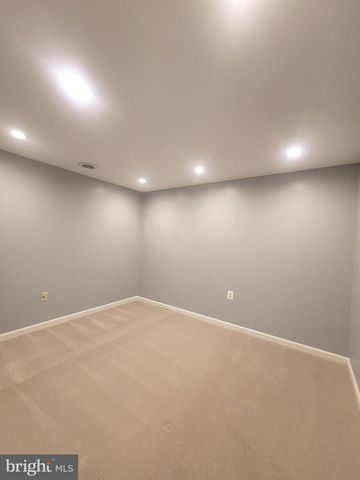 2600 SESKEY GLEN CT, Herndon, VA 20171