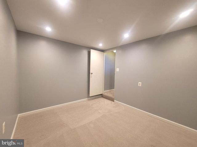 2600 SESKEY GLEN CT, Herndon, VA 20171