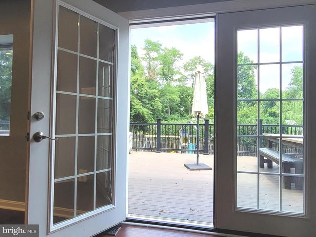 2600 SESKEY GLEN CT, Herndon, VA 20171