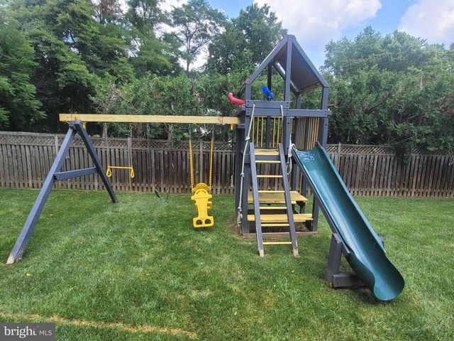 2600 SESKEY GLEN CT, Herndon, VA 20171