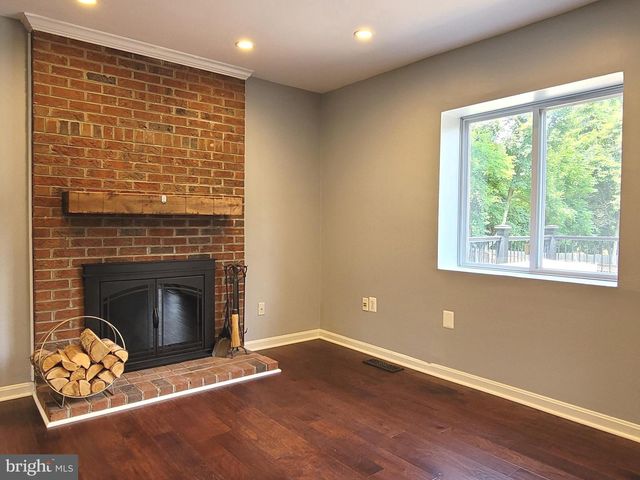 2600 SESKEY GLEN CT, Herndon, VA 20171