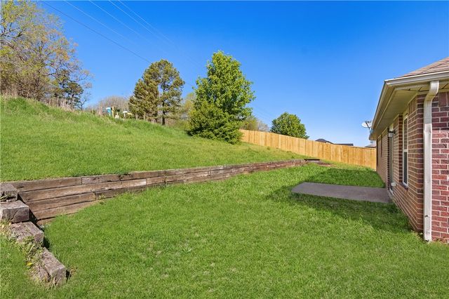 1041 Sara Beth Street, Elkins, AR 72727