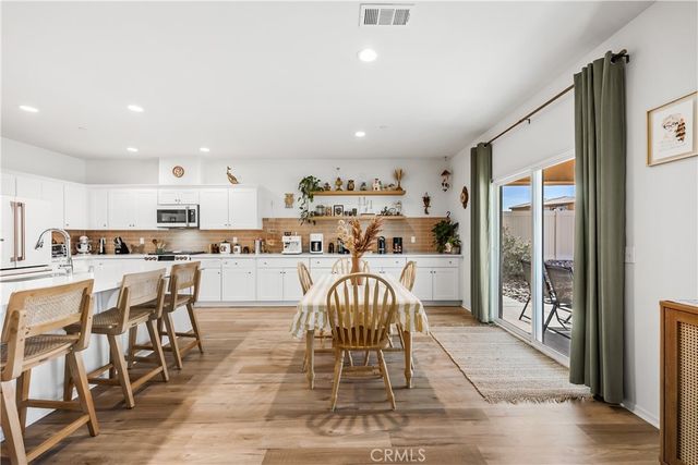 38235 Etienne, Palmdale, CA 93552