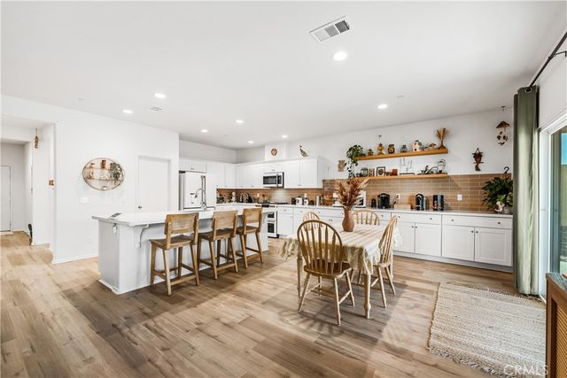 38235 Etienne, Palmdale, CA 93552