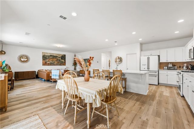 38235 Etienne, Palmdale, CA 93552