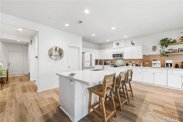 38235 Etienne, Palmdale, CA 93552
