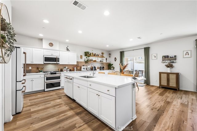 38235 Etienne, Palmdale, CA 93552