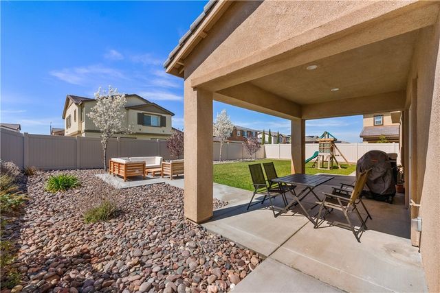 38235 Etienne, Palmdale, CA 93552