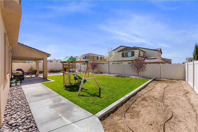 38235 Etienne, Palmdale, CA 93552