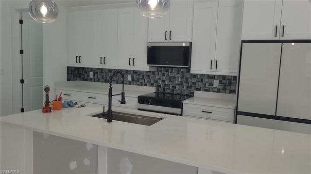 3917 33rd ST SW, Lehigh Acres, FL 33976