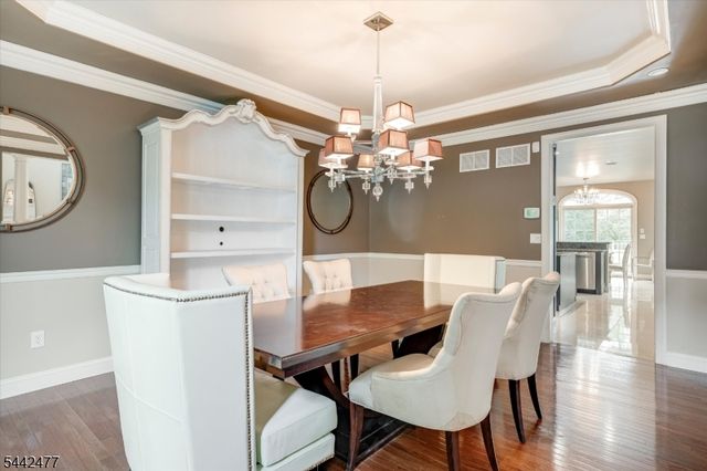 21 Whitbay Dr, West Orange Twp., NJ 07052