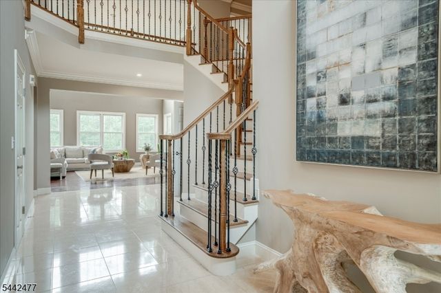 21 Whitbay Dr, West Orange Twp., NJ 07052