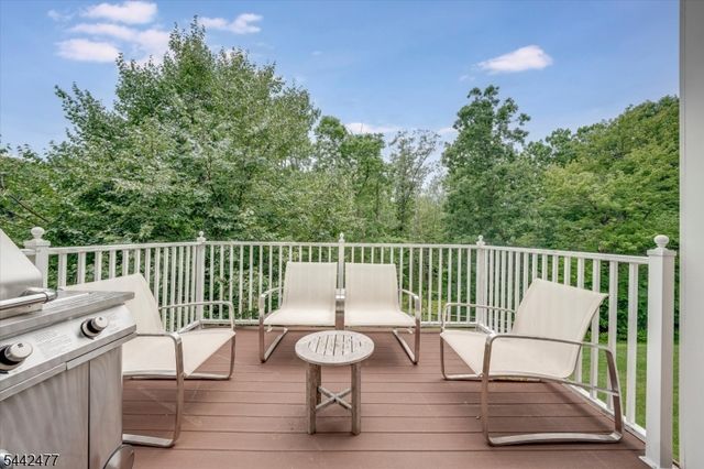 21 Whitbay Dr, West Orange Twp., NJ 07052