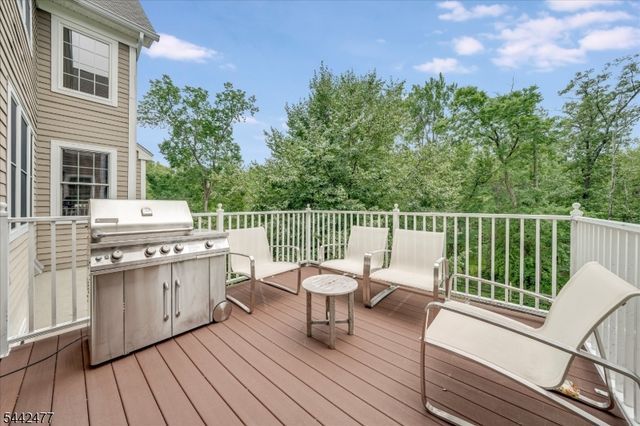 21 Whitbay Dr, West Orange Twp., NJ 07052