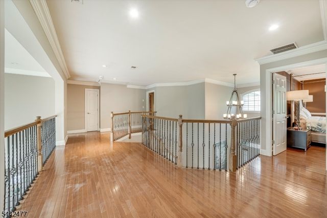 21 Whitbay Dr, West Orange Twp., NJ 07052