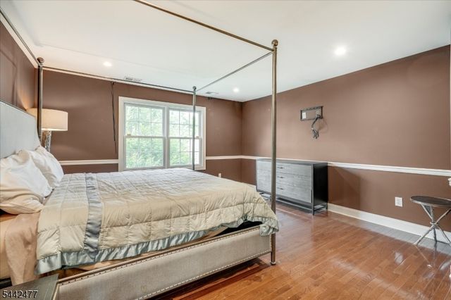 21 Whitbay Dr, West Orange Twp., NJ 07052