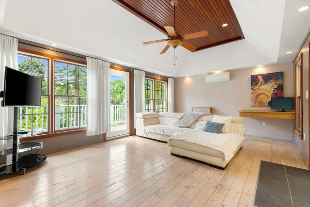 12 Powder House Rd Ext, Medford, MA 02155