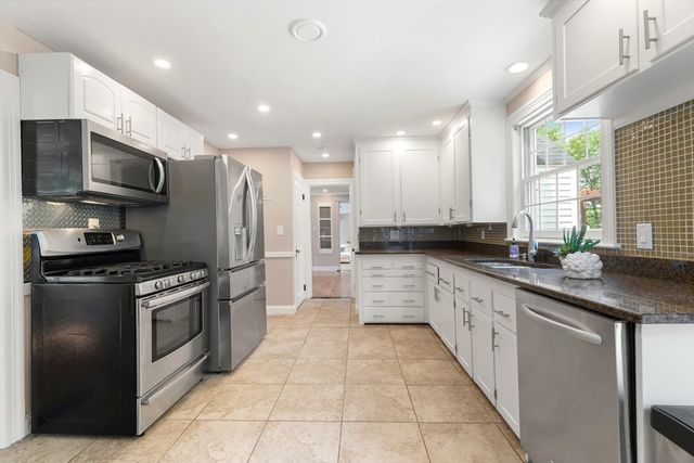 12 Powder House Rd Ext, Medford, MA 02155