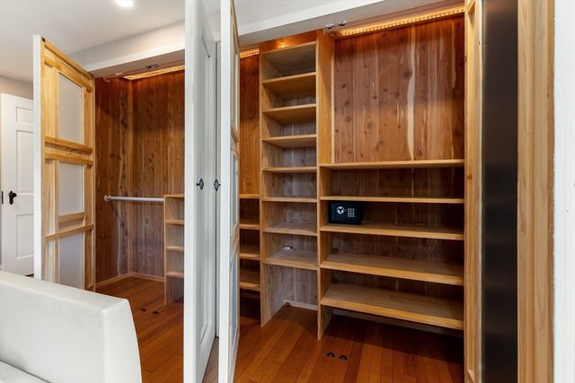 12 Powder House Rd Ext, Medford, MA 02155