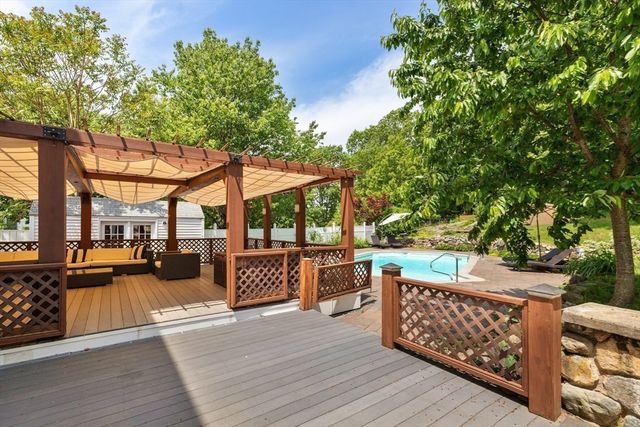 12 Powder House Rd Ext, Medford, MA 02155