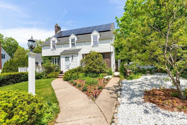 12 Powder House Rd Ext, Medford, MA 02155