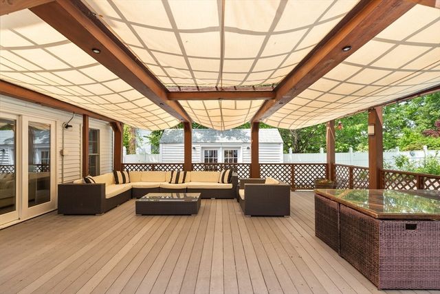 12 Powder House Rd Ext, Medford, MA 02155
