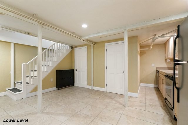 12 Powder House Rd Ext, Medford, MA 02155