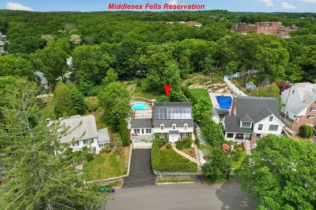 12 Powder House Rd Ext, Medford, MA 02155