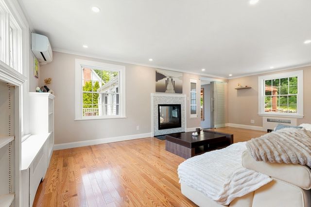12 Powder House Rd Ext, Medford, MA 02155