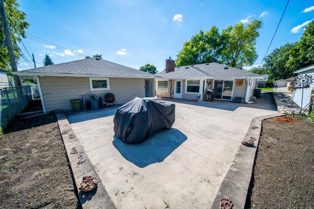 1520 10th Avenue NE, Rochester, MN 55906
