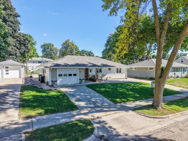 1520 10th Avenue NE, Rochester, MN 55906