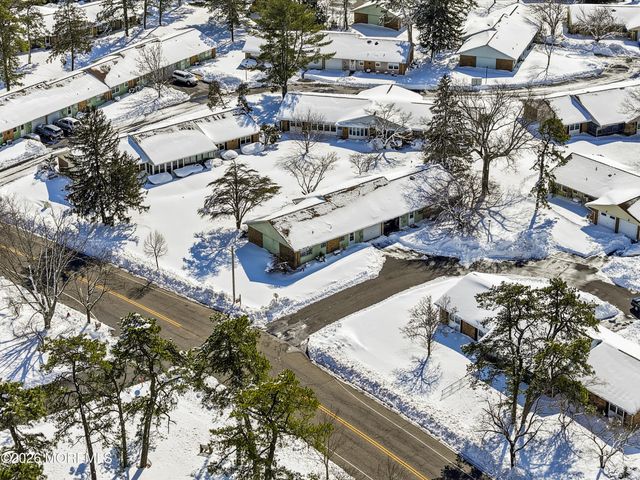 32B Buckingham Drive, Manchester, NJ 08759