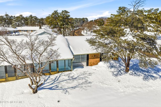 32B Buckingham Drive, Manchester, NJ 08759