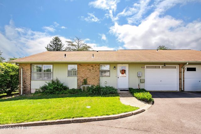 32B Buckingham Drive, Manchester, NJ 08759