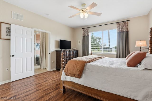 14282 Manchester DR, Naples, FL 34114