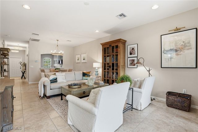 14282 Manchester DR, Naples, FL 34114