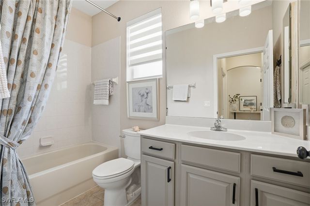 14282 Manchester DR, Naples, FL 34114