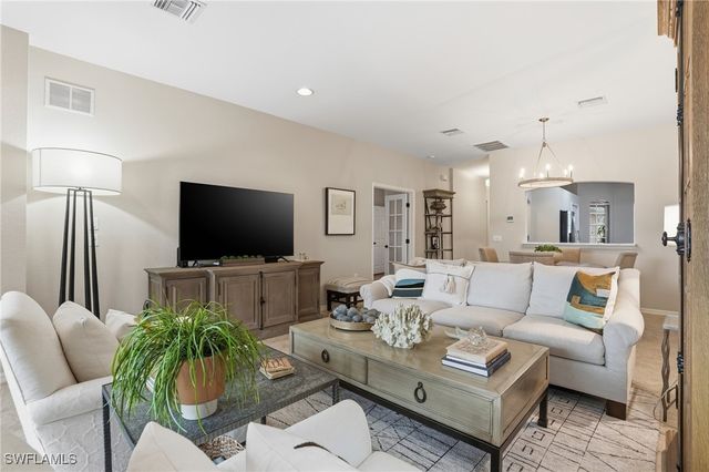 14282 Manchester DR, Naples, FL 34114