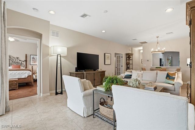 14282 Manchester DR, Naples, FL 34114