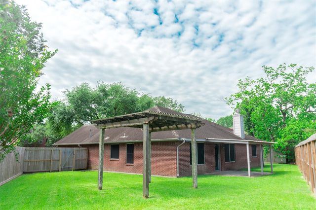 822 Oak Lodge Court, League City, TX 77573