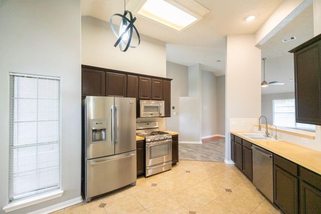 822 Oak Lodge Court, League City, TX 77573