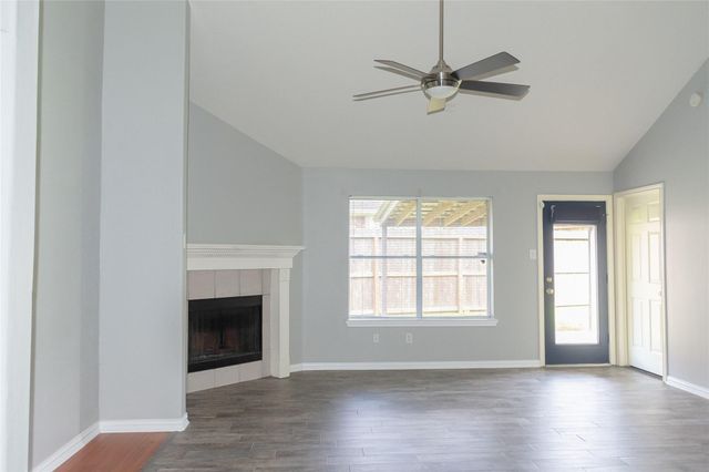 822 Oak Lodge Court, League City, TX 77573