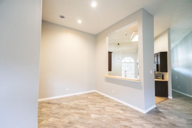 822 Oak Lodge Court, League City, TX 77573