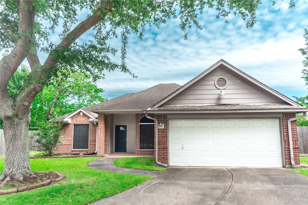 822 Oak Lodge Court, League City, TX 77573