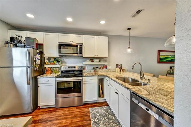 4259 Island CIR 3, Fort Myers, FL 33919