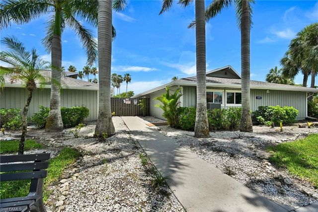 4259 Island CIR 3, Fort Myers, FL 33919
