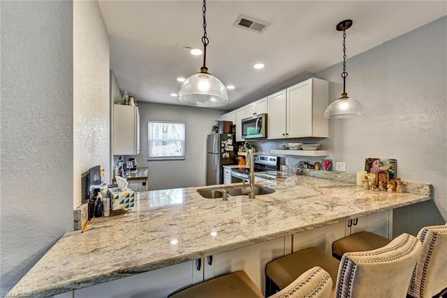 4259 Island CIR 3, Fort Myers, FL 33919